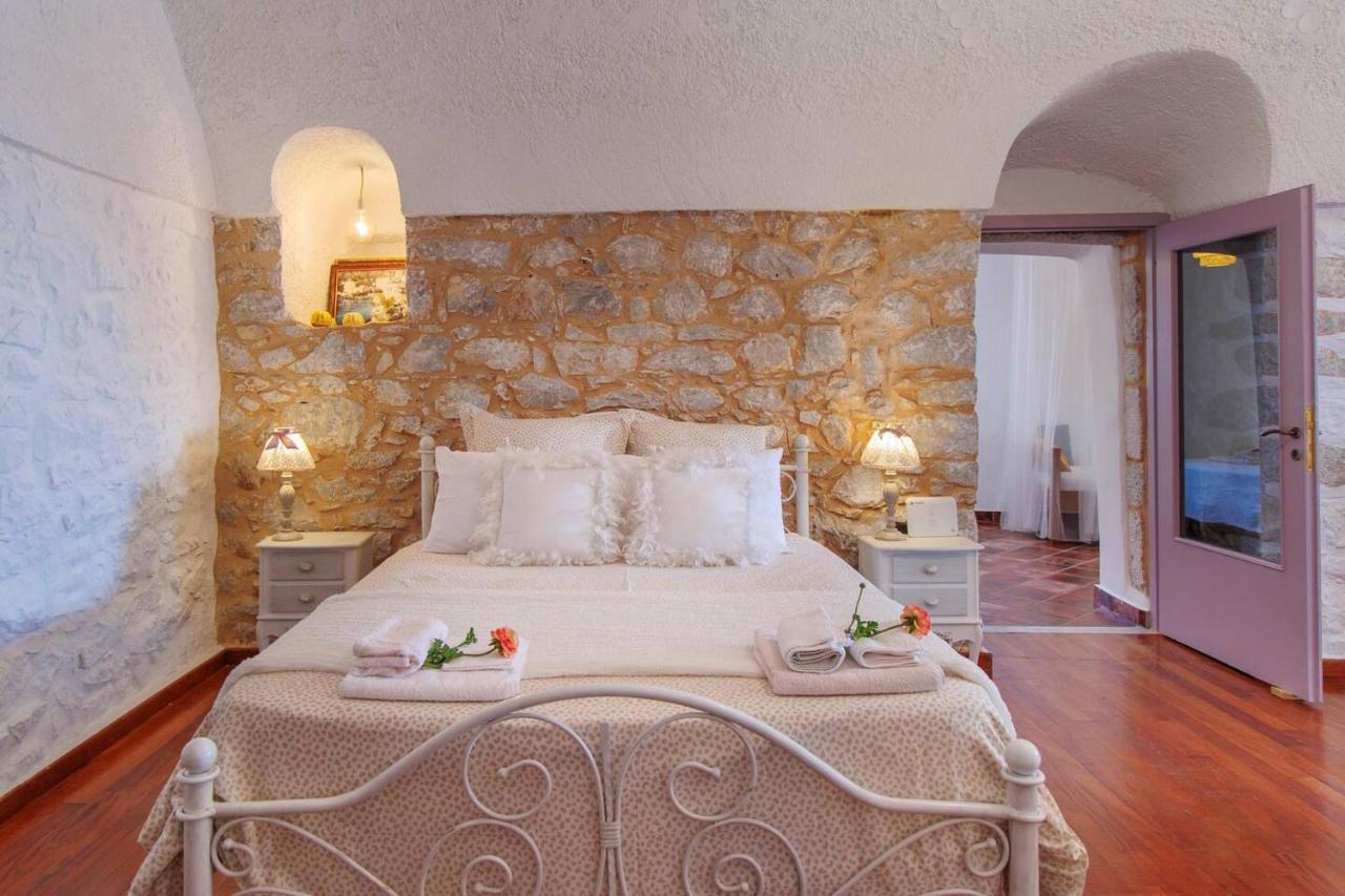 Iliana'S House - Spacious Cave House In The Center Of Areopolis Exterior photo