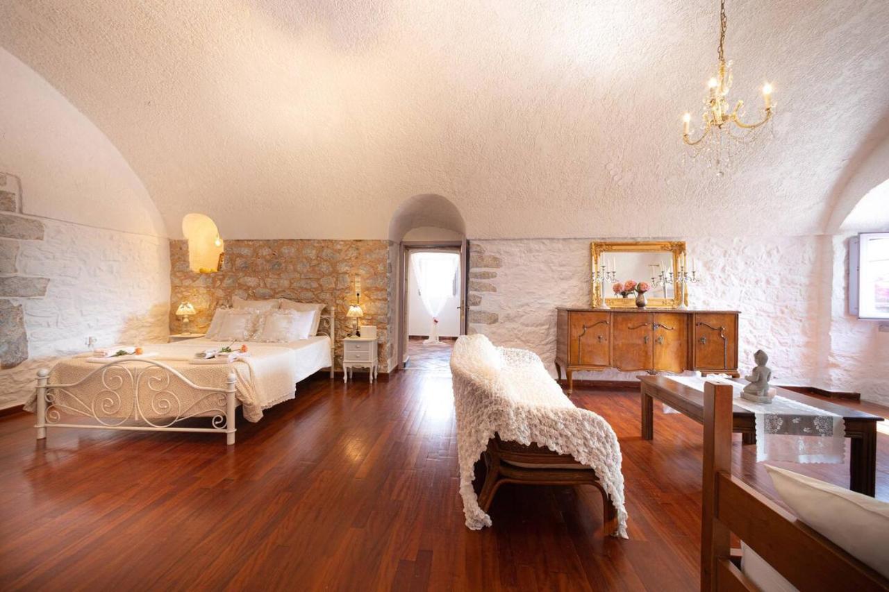 Iliana'S House - Spacious Cave House In The Center Of Areopolis Exterior photo